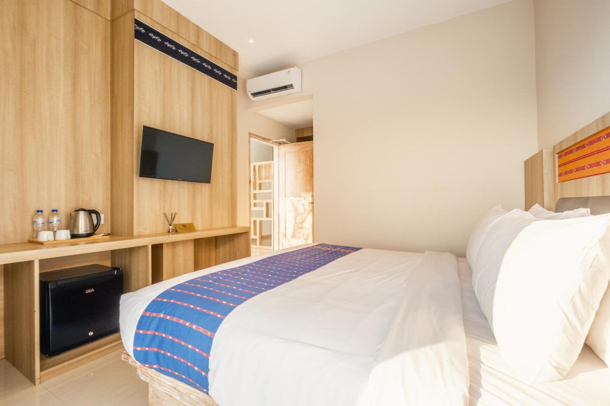 Dejavu 2.0 Hotel Bajo Komodo Labuan Bajo Eksteriør billede