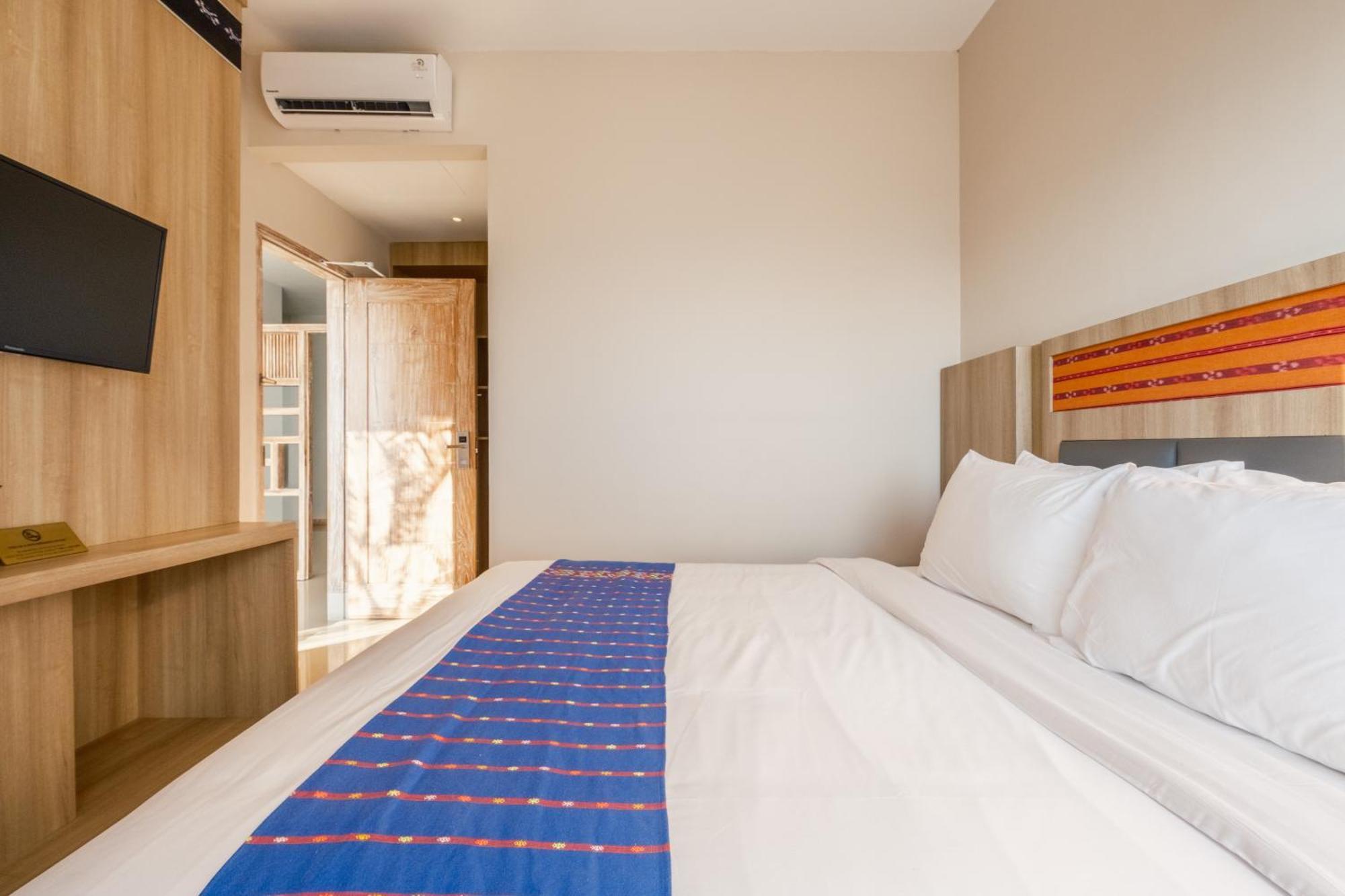 Dejavu 2.0 Hotel Bajo Komodo Labuan Bajo Eksteriør billede