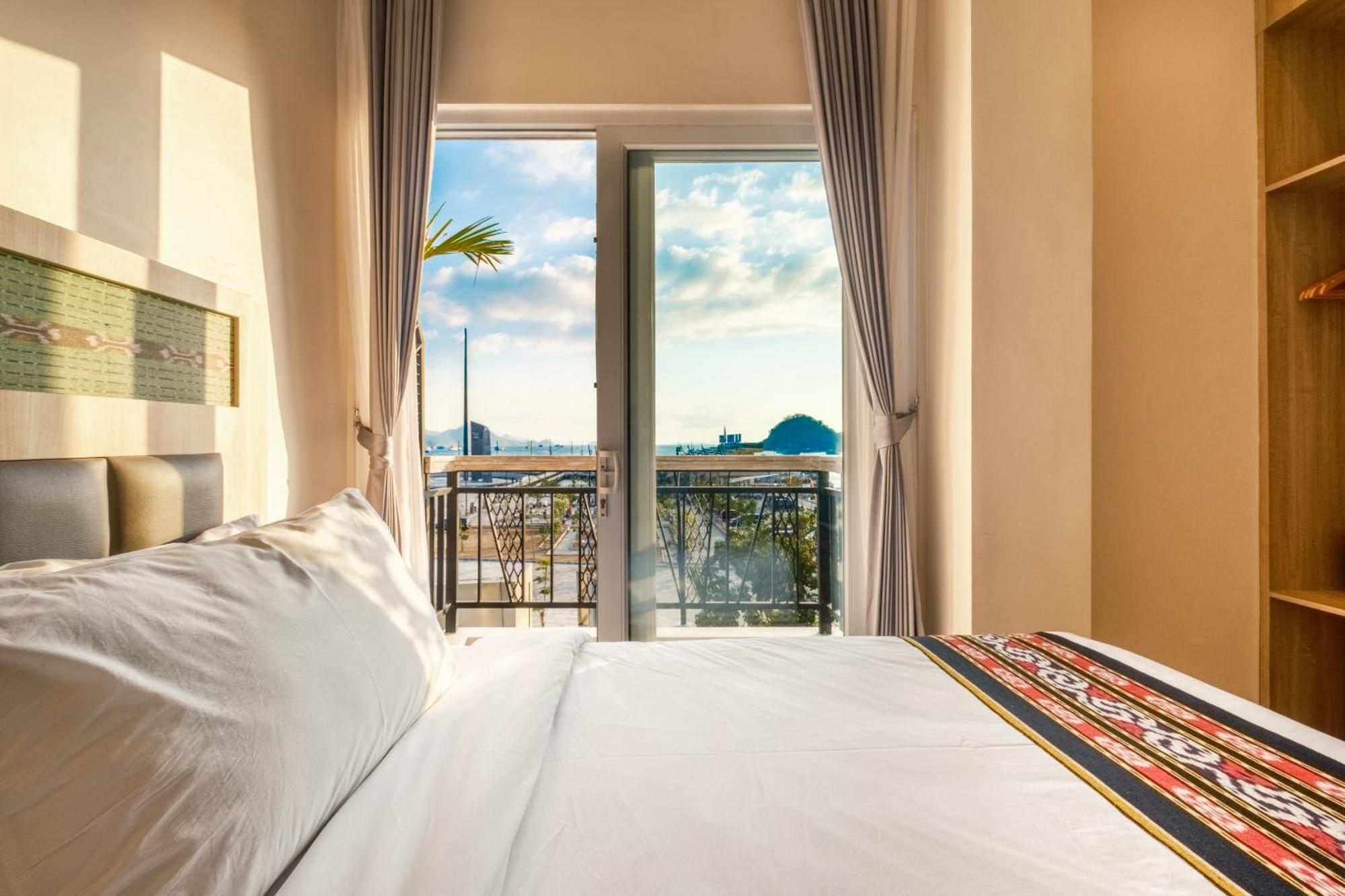 Dejavu 2.0 Hotel Bajo Komodo Labuan Bajo Eksteriør billede