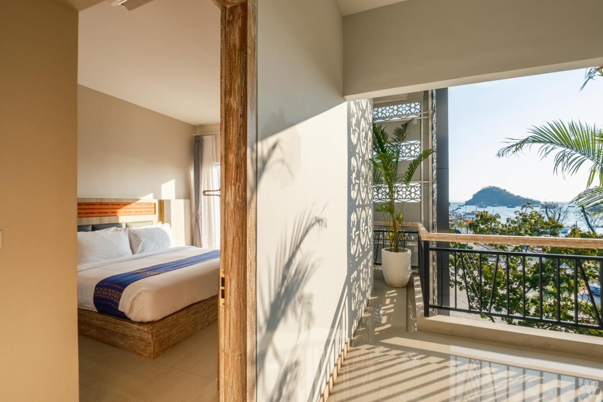 Dejavu 2.0 Hotel Bajo Komodo Labuan Bajo Eksteriør billede