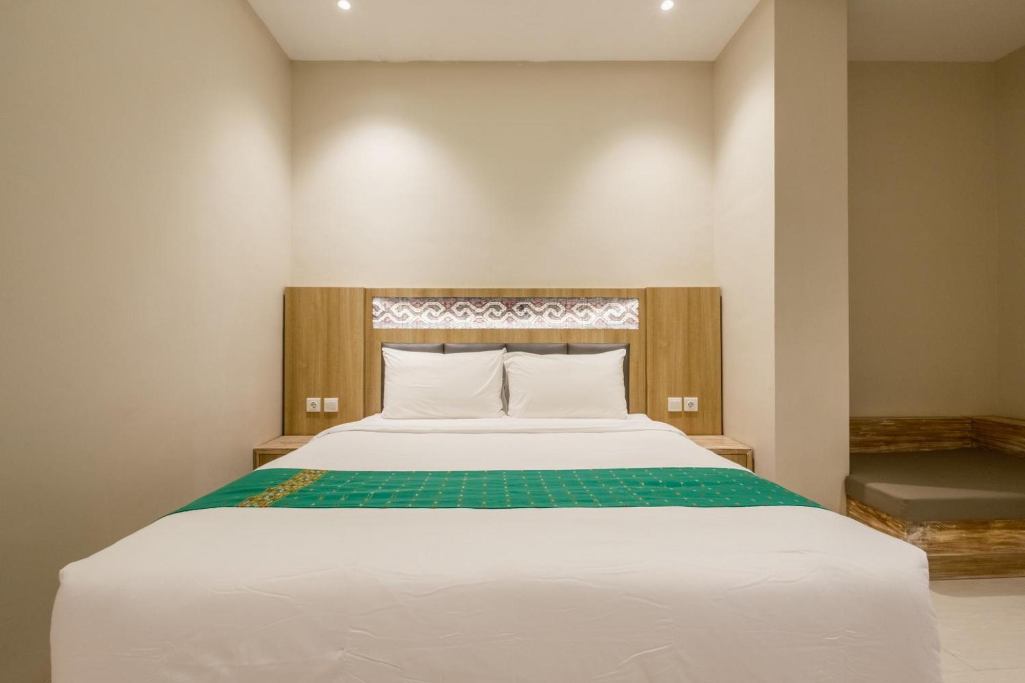 Dejavu 2.0 Hotel Bajo Komodo Labuan Bajo Eksteriør billede
